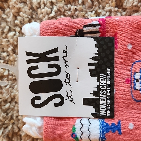2/$20 Women Crew Socks - Picture 3 of 4